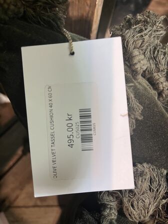 2 stk. Puder inkl. Trækasse 40x60 cm.