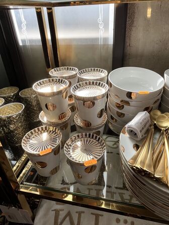 Stel m. Kopper, skåle, tallerkner mm.