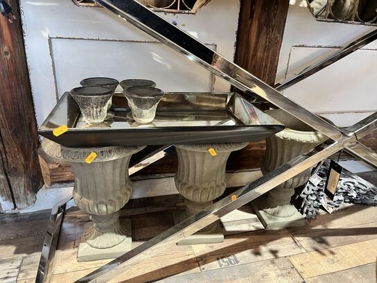 7 stk. Vaser m. Bakke.