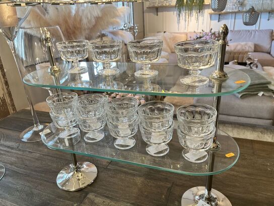 Bordstander m. Indhold