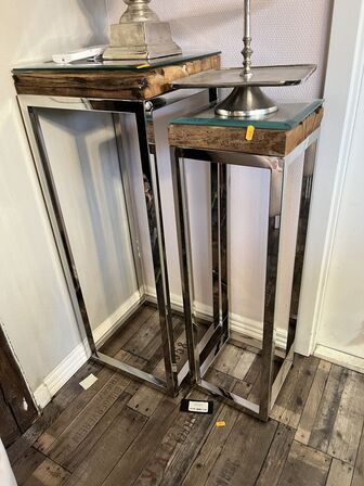 2 stk. Side borde i træ/glas/jern 35x35x90 cm./20x20x75 cm.