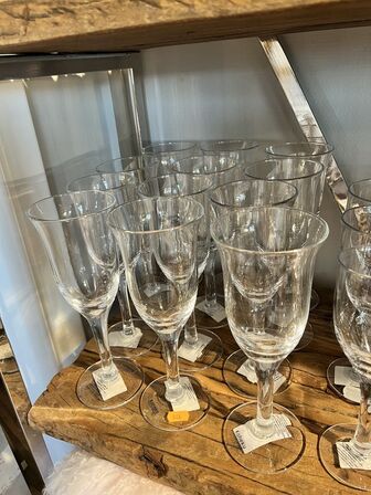 Div. Vinglas m. 4 stk. Karafler 