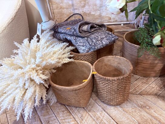 Div. Potter m. Blomster