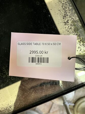 2 stk. Side borde u. Indhold 70x50x50 cm.