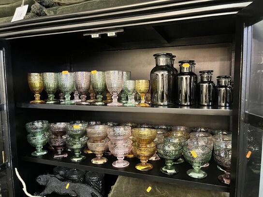 Blandet vinglas og vandglas mm.