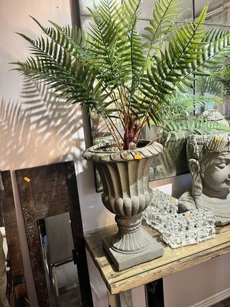 2 stk. Potter m. Planter