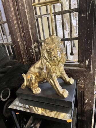 Løve skulptur