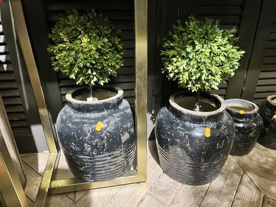 4 stk. Potter m. Planter