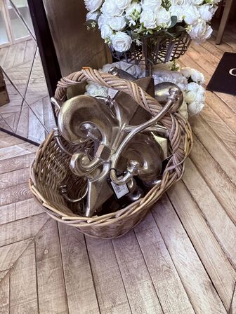 Div. Knagerækker m. Kurv