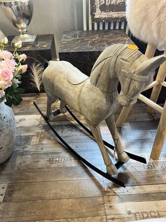 Gyngehest til dekoration