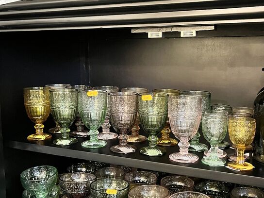 Blandet vinglas og vandglas mm.