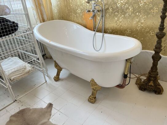 Badekar på løvefødder 160x65 cm.