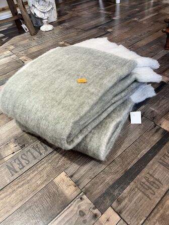 2 stk. Uldtæpper NATURESCOLLECTION 130x170 cm.