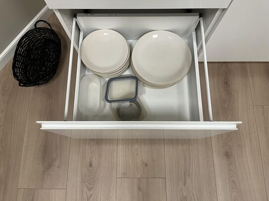 Kvik Køkken med opvasker og køle og frys