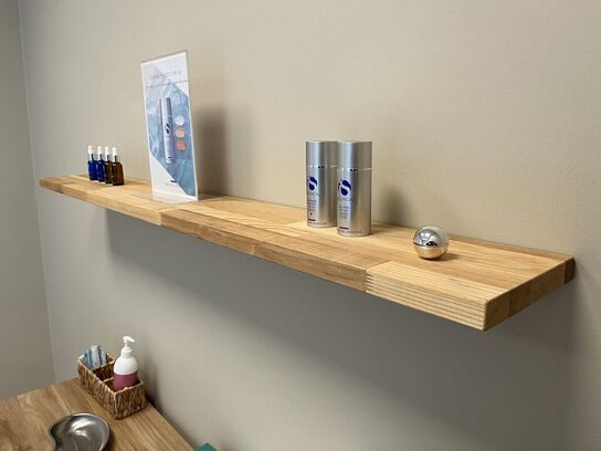 Chartol m. træ hylde 