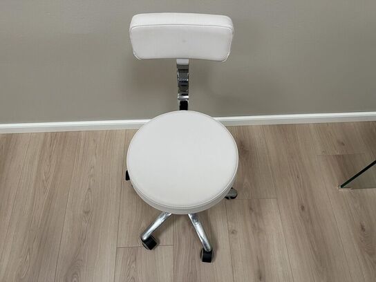 Behandler stol på hjul 