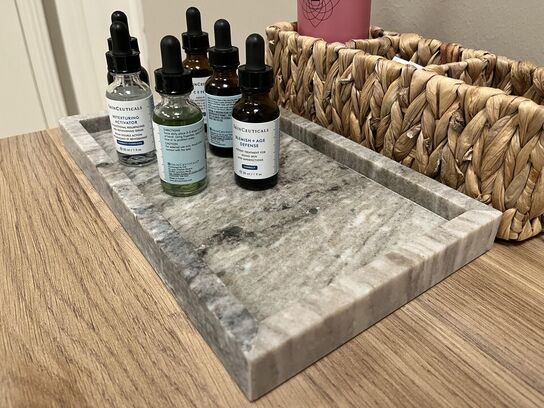 Chartol m. træ hylde 