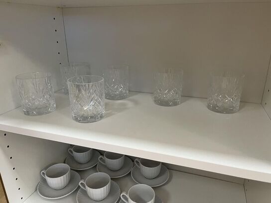 Træ skab m. Marmor plade 