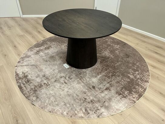 Rundt træ bord m. tæppe