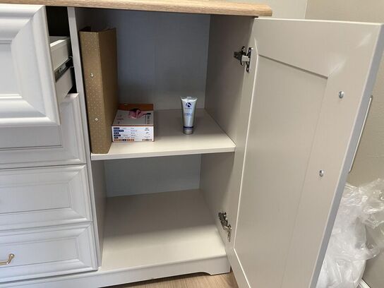 Chartol m. træ hylde 