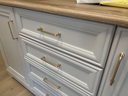 Chartol m. træ hylde 