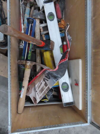 Palle med diverse håndværktøj mv.