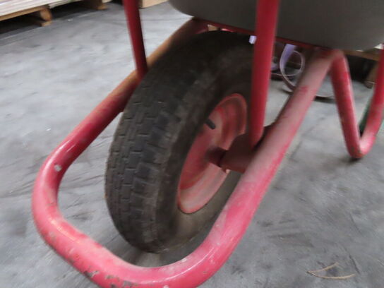 Trillebør med indhold