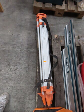 Laser med stativ FL 200 A