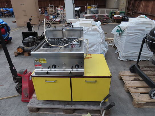 Friturergryde på bord