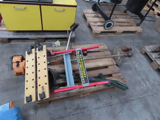 Palle med haveredskaber mv.