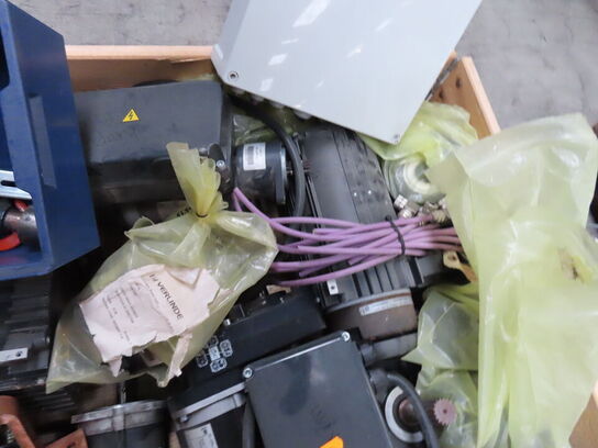 Palle med indhold af diverse motorer