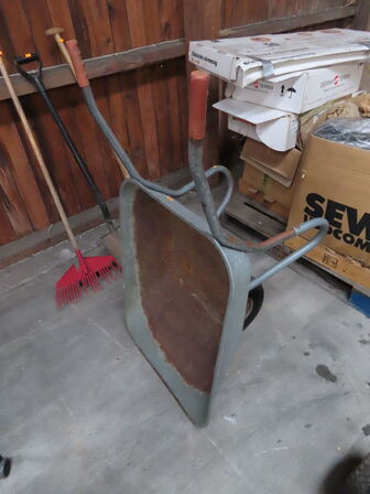 Diverse haveredskaber mv.