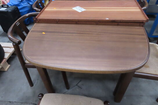 Spisebord med 6 stole CLEOPATA HANS J FRYDENDAL