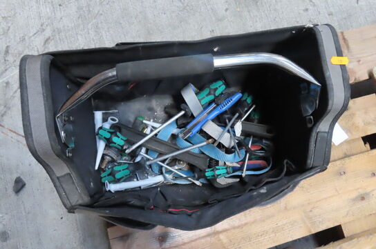 Pladesaks MAKITA og værktøjskasse