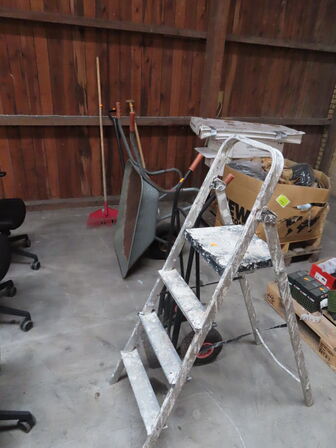 Diverse haveredskaber mv.