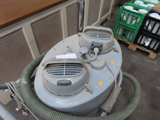 Industristøvsuger NILFISK 220V