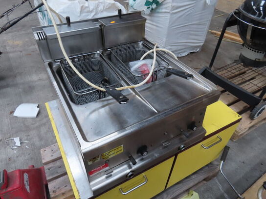 Friturergryde på bord