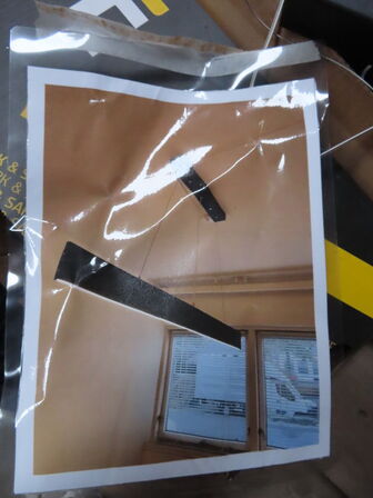 Palle med indhold af sikkerhedssko