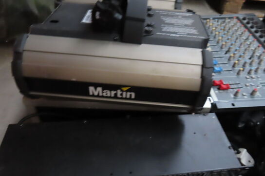 Palle med diverse lysudstyr