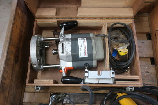 2 stk. overfræser BOSCH POF 52 og ELU