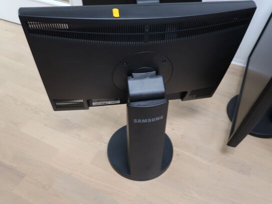 Skærm SAMSUNG 24"