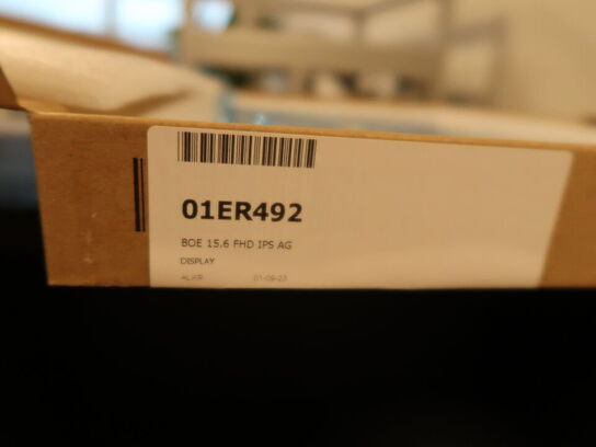 D-Link 19" 16 port switch 1Gbit/ Lenovo thinkpad display 