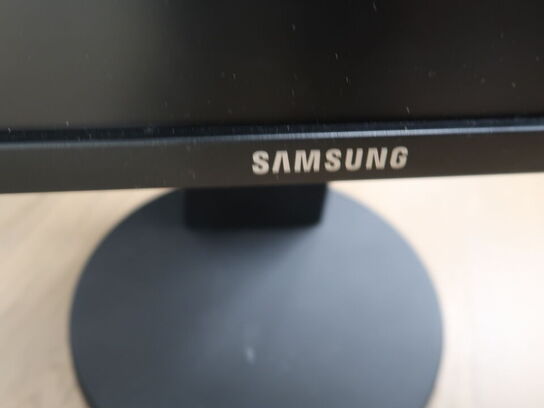 Skærm SAMSUNG 24"