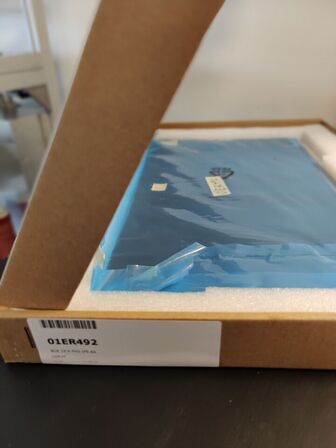 D-Link 19" 16 port switch 1Gbit/ Lenovo thinkpad display 