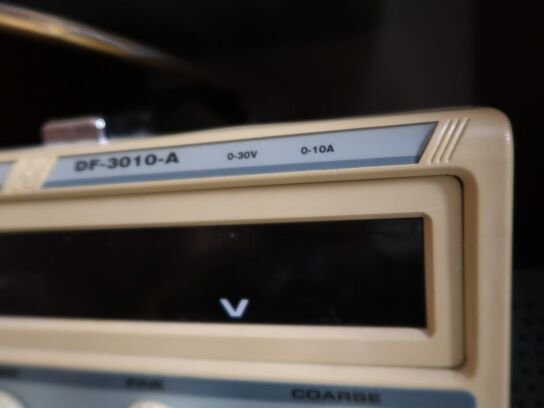 Laboratorie strømforsyning BF-3010-A