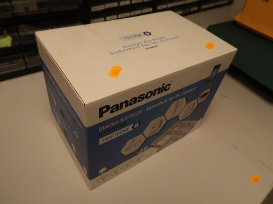 Smart Home Starter Kit Plus PANASONIC HN6014 (OBS står i kælder)