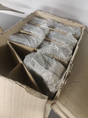 Stort lot med reoler og eketronik indhold (køber skal selv afmontere) (OBS står i kælder)