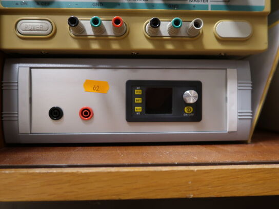 Laboratoriestrømforsyning 0-36V 5A