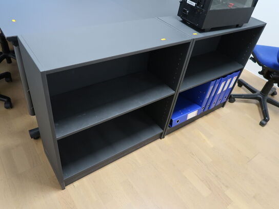 2 stk. Reoler (uden indhold)