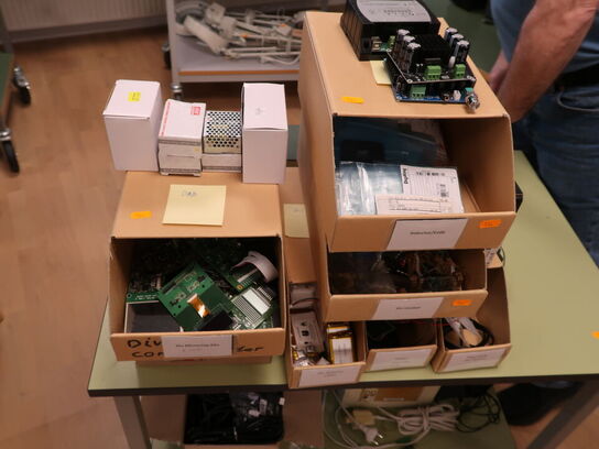 Forstærker, Strømforsyninger, små OLED displays, LiFePo batterier